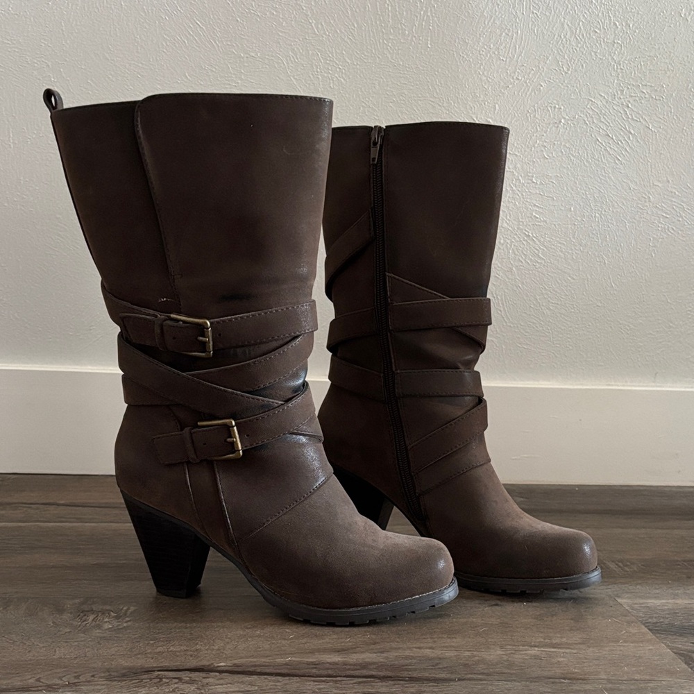 Levity Dark Brown Heeled Boots
